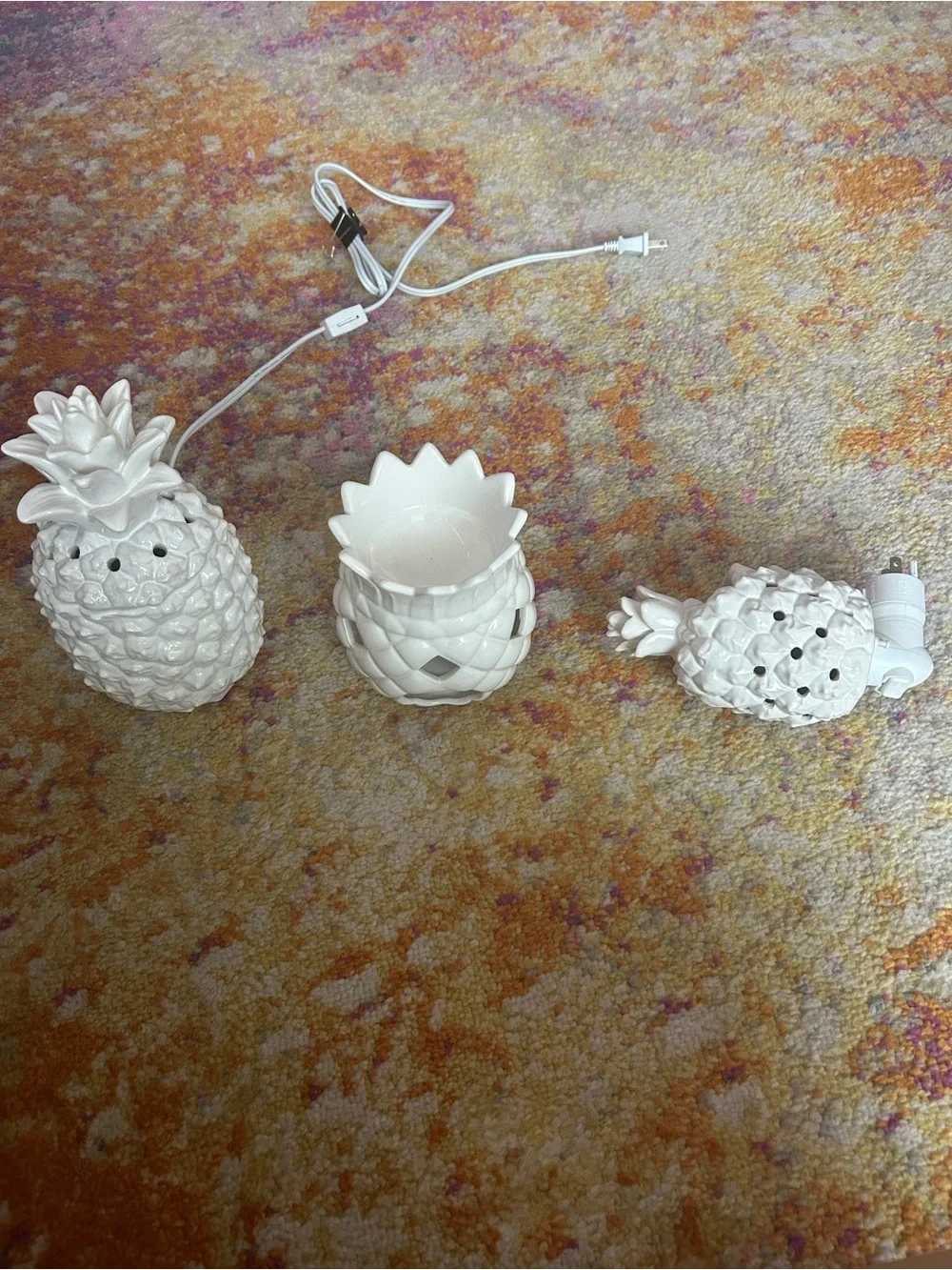 Scentsy White Ceramic Pineapple Warmer Set